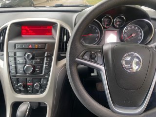 /photos/9747/0e014df3-3258-f39d-bc27-f7b0c4438407_i320x240.jpg