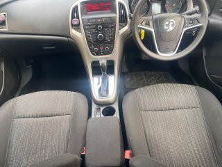 /photos/9747/e3a1d8c9-7bde-3a1b-80f4-879c9d246ef6_i320x240.jpg